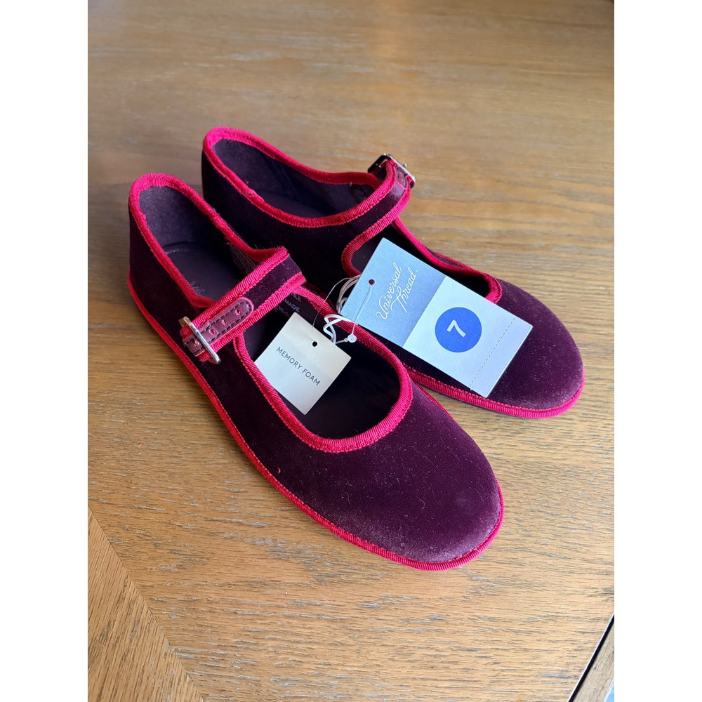 Universal Thread Burgundy Velvet Mary Jane Ballet Flats Halston Red Trim 7
